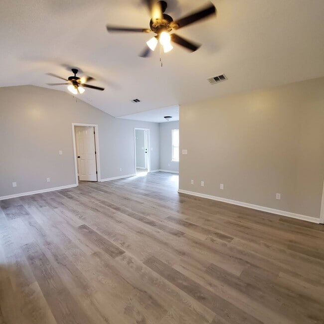 Photo - Southern Comfort Oasis: 3BR/2BA Rental Home in Valdosta, GA