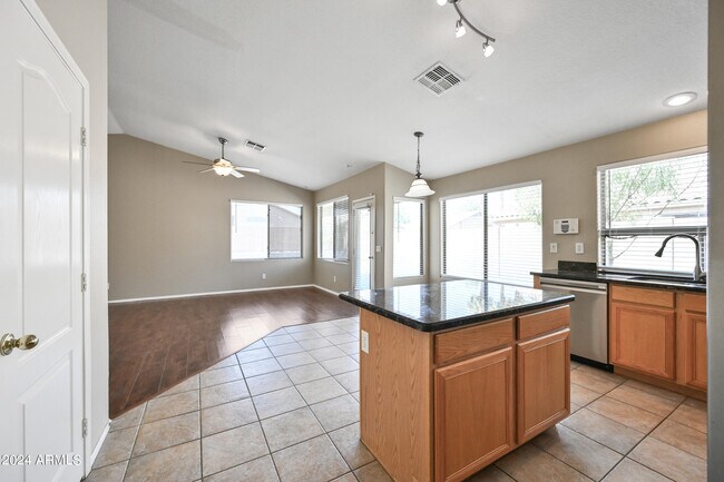 Photo - 43863 W Cahill Dr