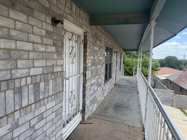 Photo - 2816 Chestnut St Apartment Unit 6