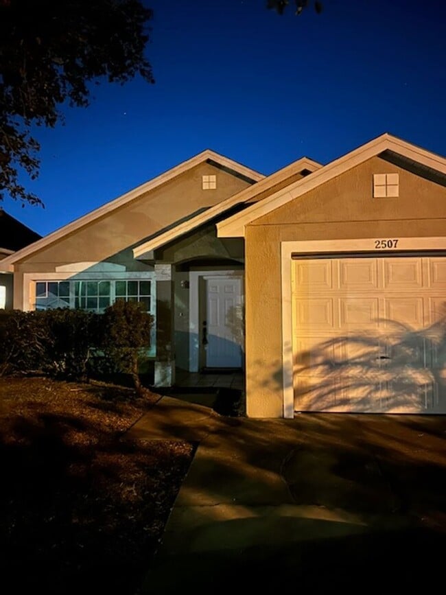 Photo - 2507 Woods Edge Cir