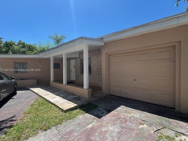 Building Photo - 5770 SW 60th St Rental