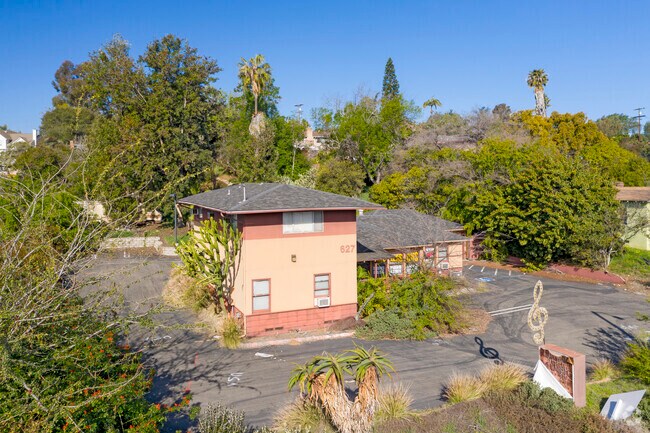627 Civic Center Dr