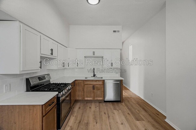 Building Photo - 2928 Texas Ave Unit 2f