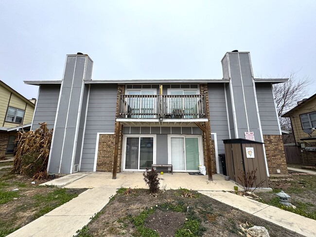 Building Photo - 3003 Lake Rd