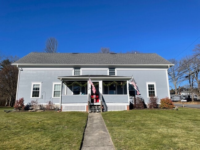 Building Photo - Newly Renovated Townhouse For Rent in Oakland, RI!