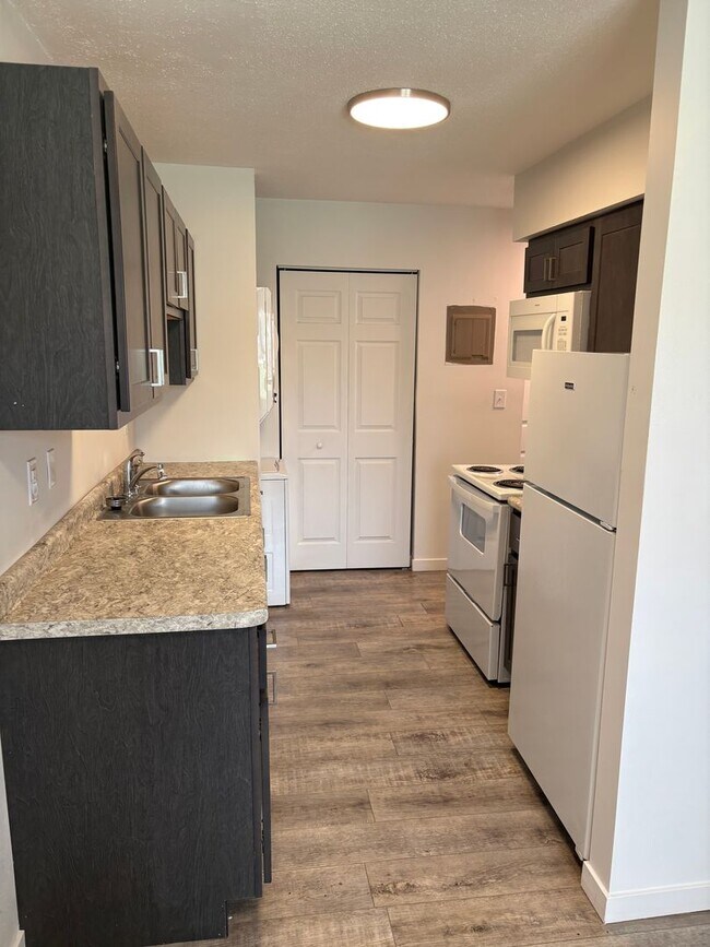 Photo - 601 N State St Unidad #3