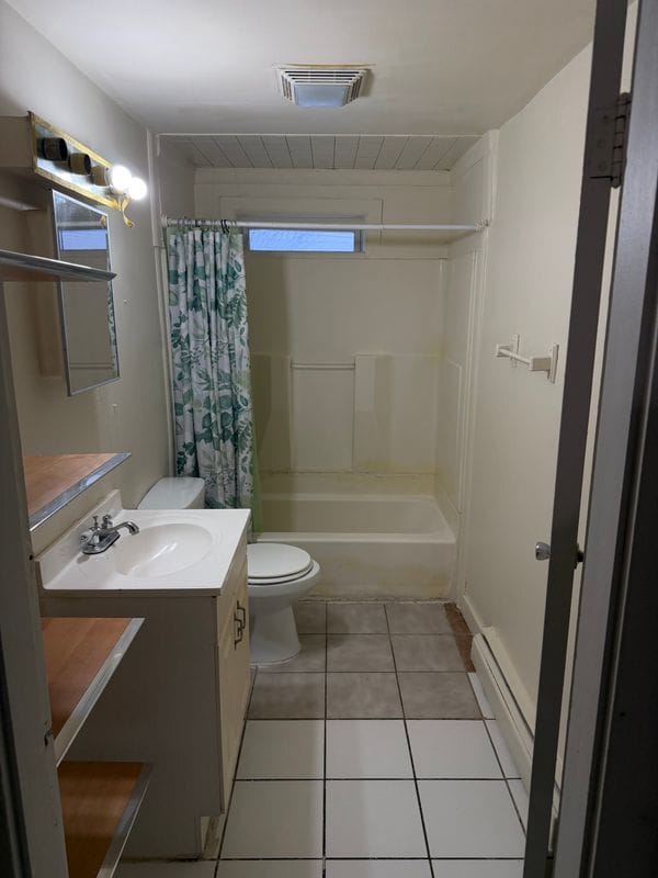 Photo - 19 Bunkerhill St