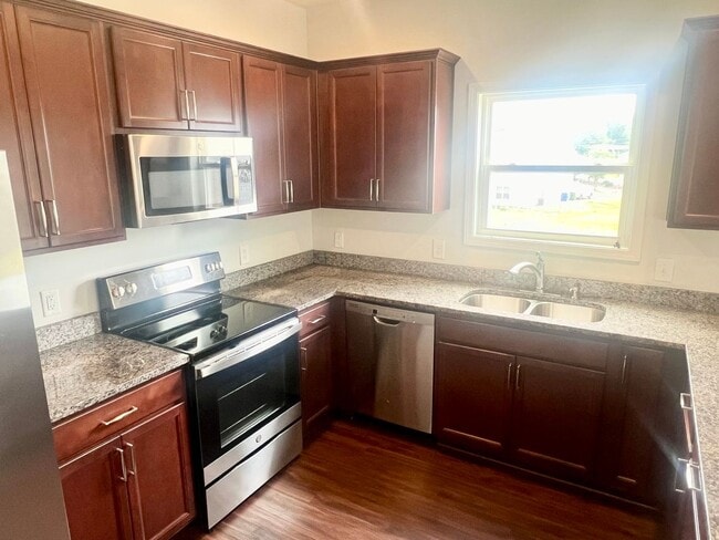 Photo - Welcome Home! 4BR/2.5BA in Manning Crossing – Elon