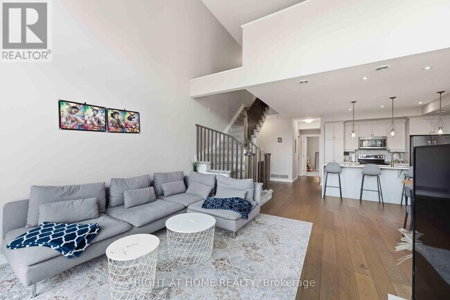 Photo - 264 Pembina Private