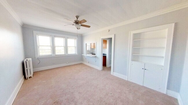 Photo - 1625 East Ave Unit 211