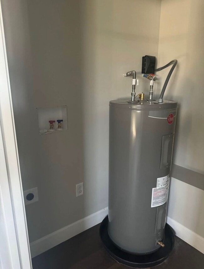 Photo - 1510 Aurora Ave SE Unit 1510 Aurora Ave SE