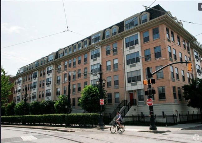 Building Photo - 149 Essex St Unit 2M Rental