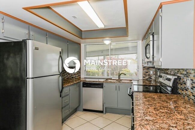 Photo - 3 Bedroom Pet-Friendly Home in CAPE CORAL, FL with Main Street Renewal