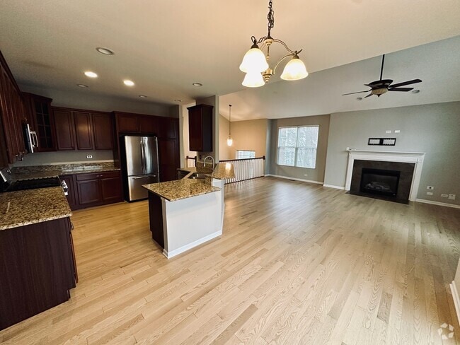Building Photo - 603 Grosvenor Ln Rental