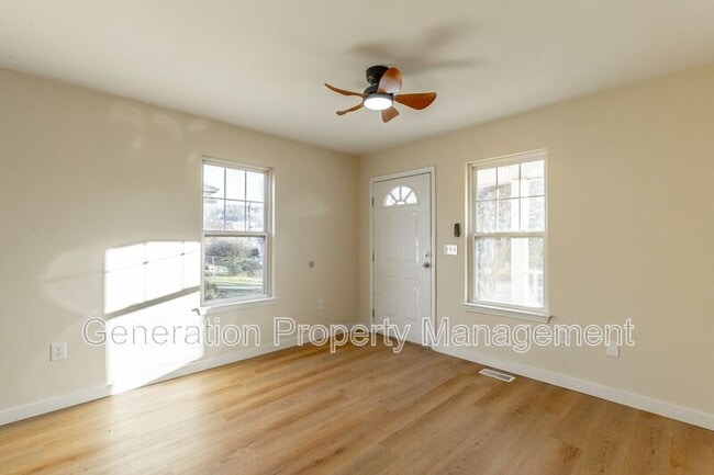 Photo - 2205 E 12th St Unidad B