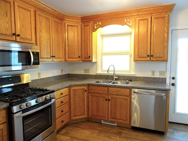 Photo - 1005 Ayres Ct