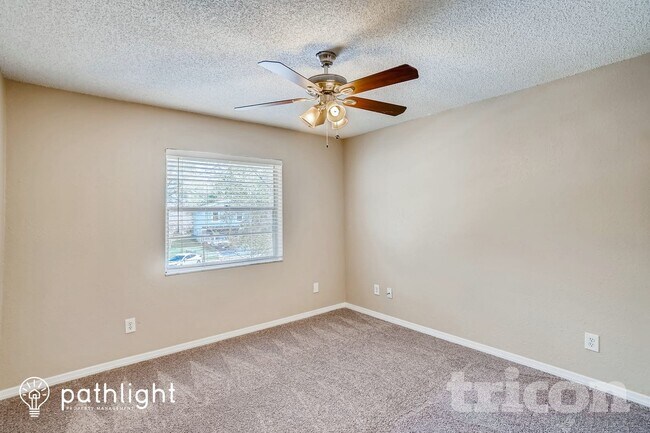 Photo - 842 Benchwood Ct