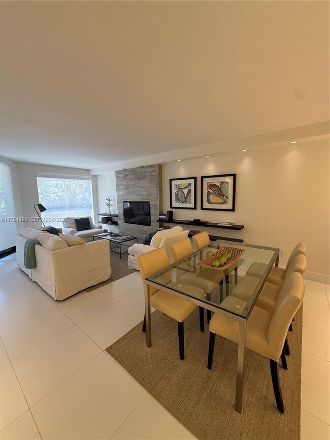 Photo - 161 Crandon Blvd Unidad 221