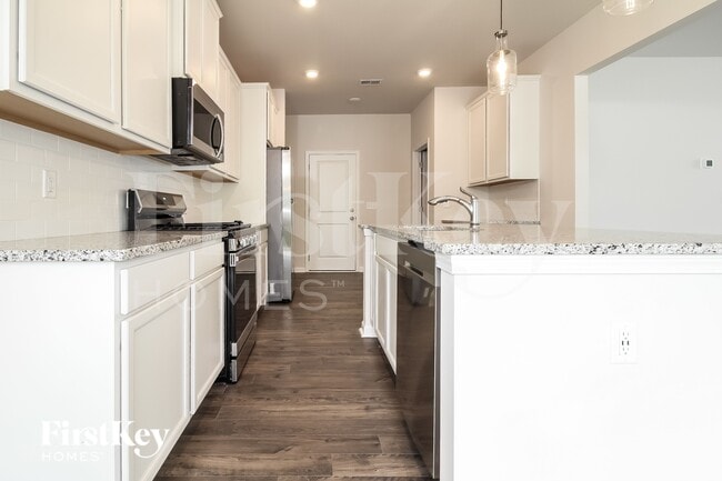 Photo - 302 Ashborne Ln