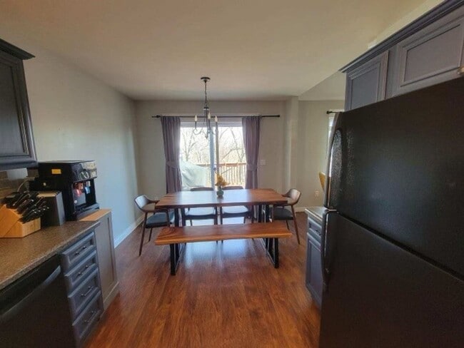 Photo - 230 Settlers Pass