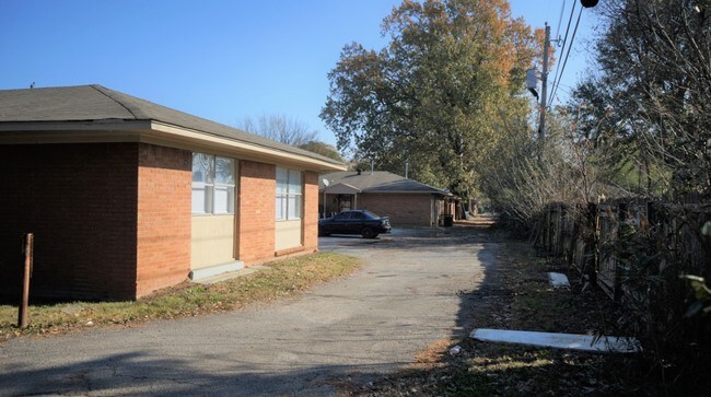 1645 Wells Station Rd