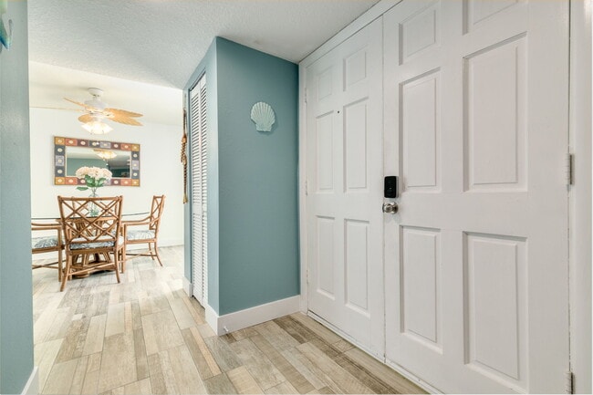 Photo - 1 Windrush Blvd Unidad 35