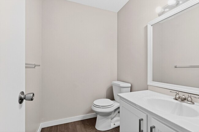 Photo - 5926 Walnut Cir Dr