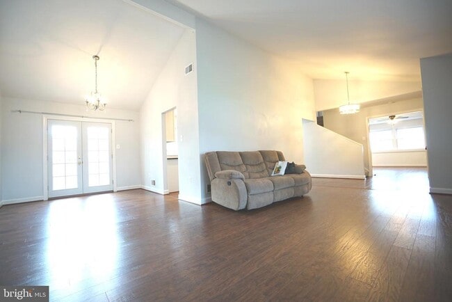 Photo - 322 Sugarland Run Dr