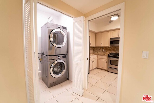 12011 Goshen Ave Unit 202