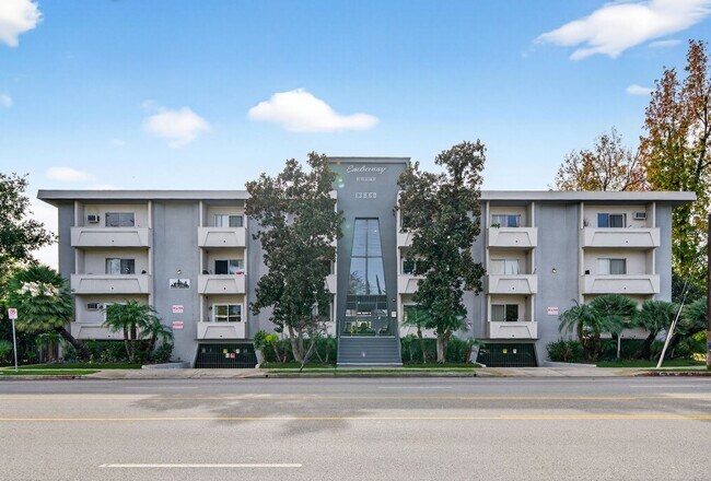 Photo - 13860 Burbank Blvd