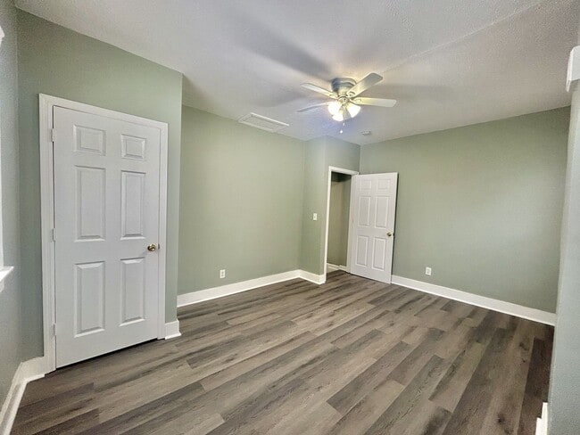 Photo - 3062 Kerper Ave