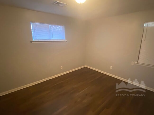 Photo - 996 S Highland St