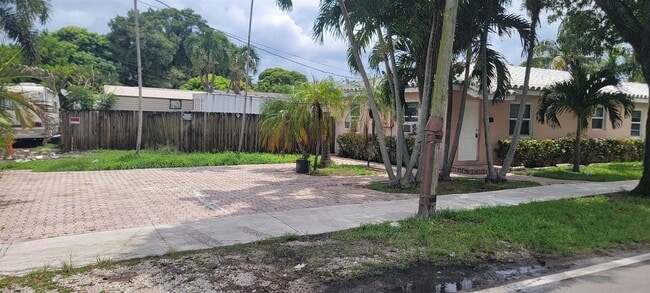Photo - 1855 Sherman St Apartments