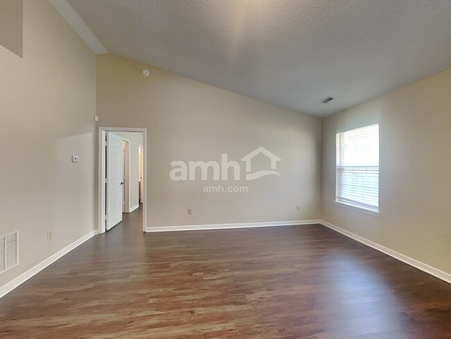 Photo - 442 E Pine Ridge Dr