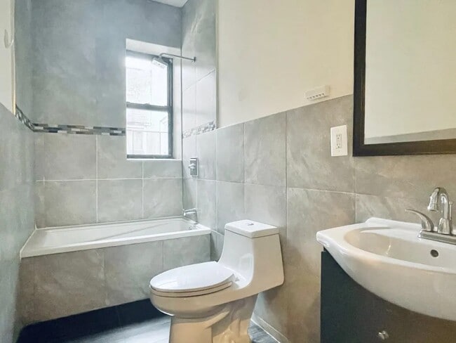 Photo - Furnished room/NOT APARTMENT Unit 19