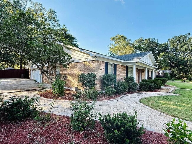 Photo - 814 Pinemont Dr