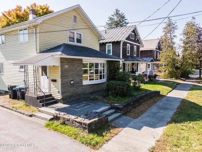 Building Photo - 134 Lincoln Ave Rental