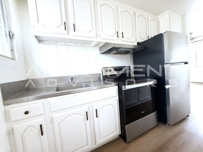 1653 Citron St Unit 4