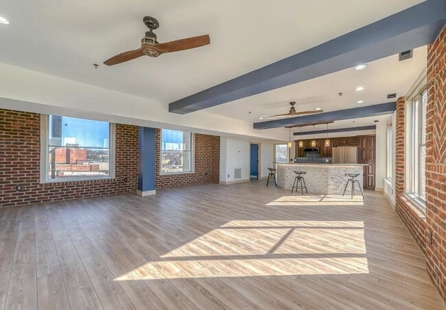 Photo - Fabulous ENTIRE 5th Floor DOWNTOWN 4/3.5 L... Unit 500