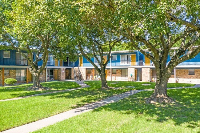 Photo - 1305 Memorial Dr Unit 32