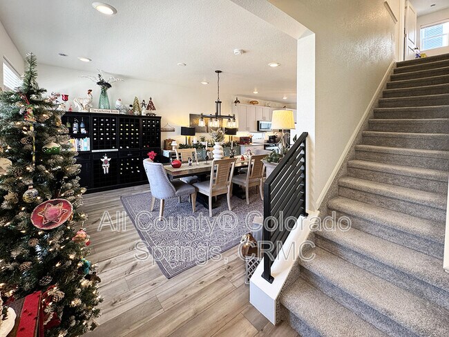 Photo - 5679 Dakan Lp