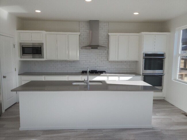 Photo - Exquisite 3 Bed 2.5 Bath Single Family Home