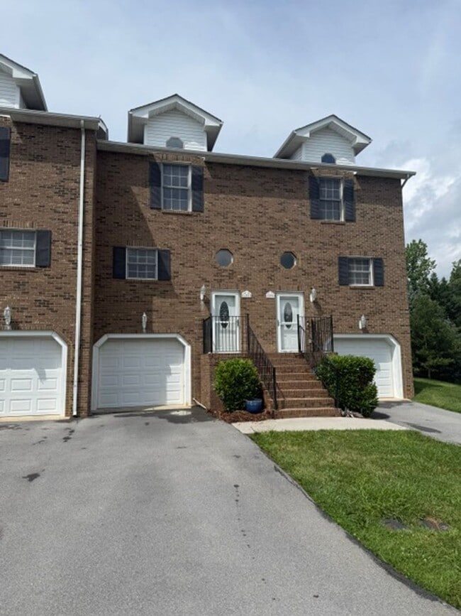 Photo - Worry free living, brick condo in Jonesborough!
