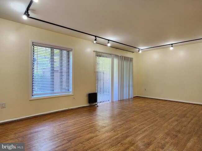 Photo - 6934 Hanover Pkwy Apartment Unit 100