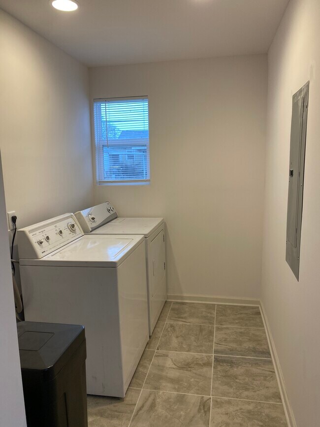 Photo - 311 W 33rd St