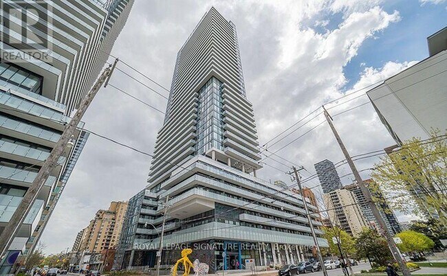 Photo - 161 Roehampton Ave Unité 208