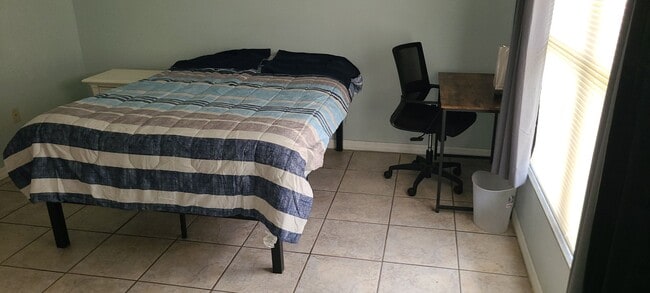 Photo - ROOM FOR RENT WITH PRIVATE BATHROOM