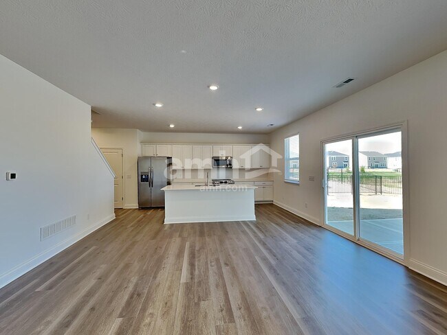 1089 Broyles Xing SW