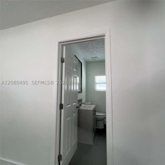 Photo - 8 C
