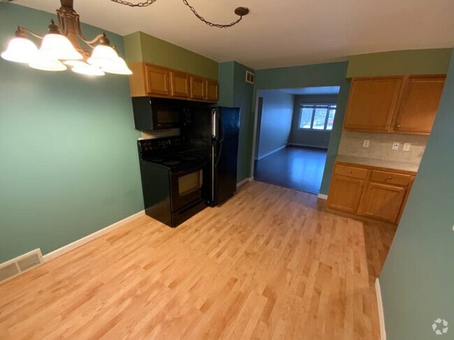 Building Photo - 320 Center Ave Unit 3 Rental